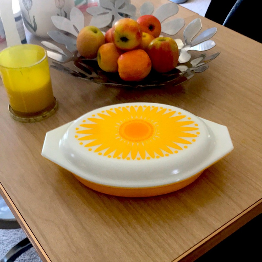 Pyrex Daisy Sunflower divided dish promotional item.